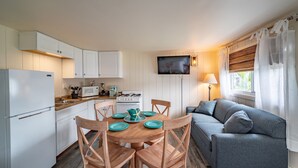 Unclassified image, 3 of 6, button - Ocean Glass Inn - Cottage King Efficiency (Rehoboth Beach)