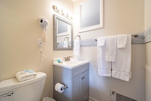 Hårføner og håndklær