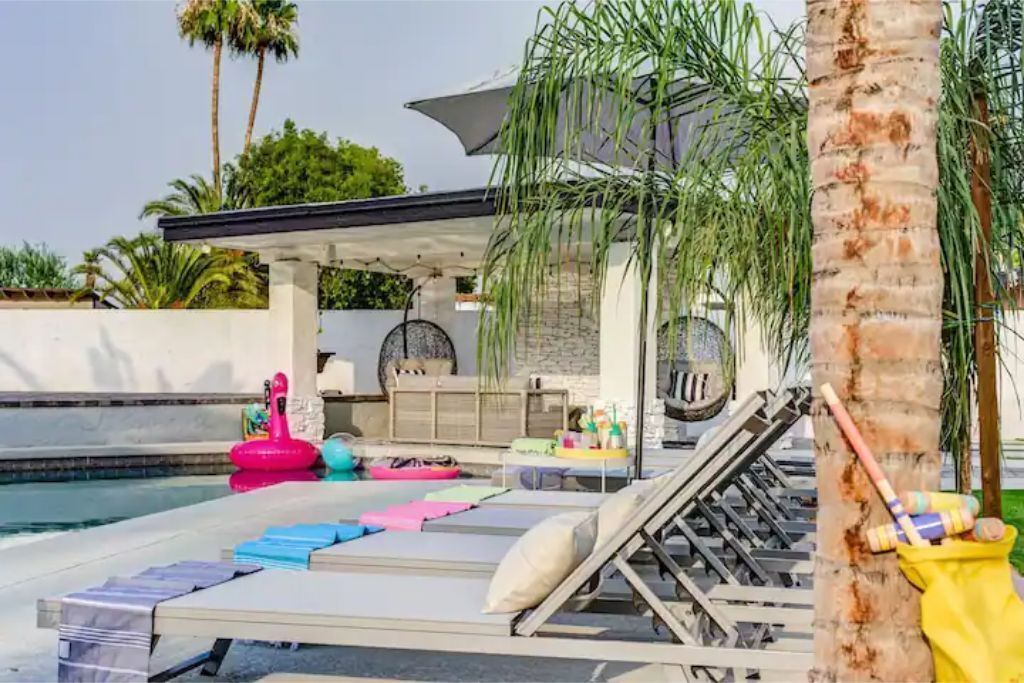 Cactus Jack! Putting Green, Heated Pool, Fire Pit, Outdoor TV
