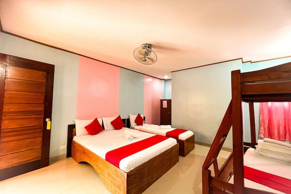 Family Suite | Free WiFi, bed sheets