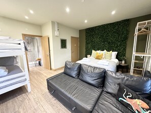 Maison, salle de bains attenante