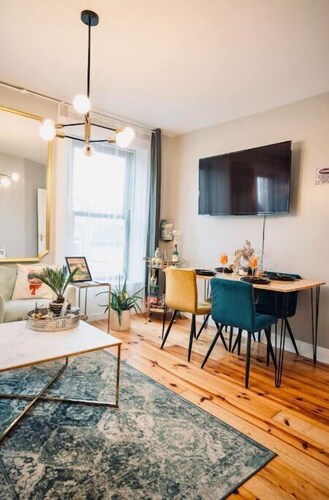 A Stylish 2 Bed Apartment in Cobh Town - Lux Stay