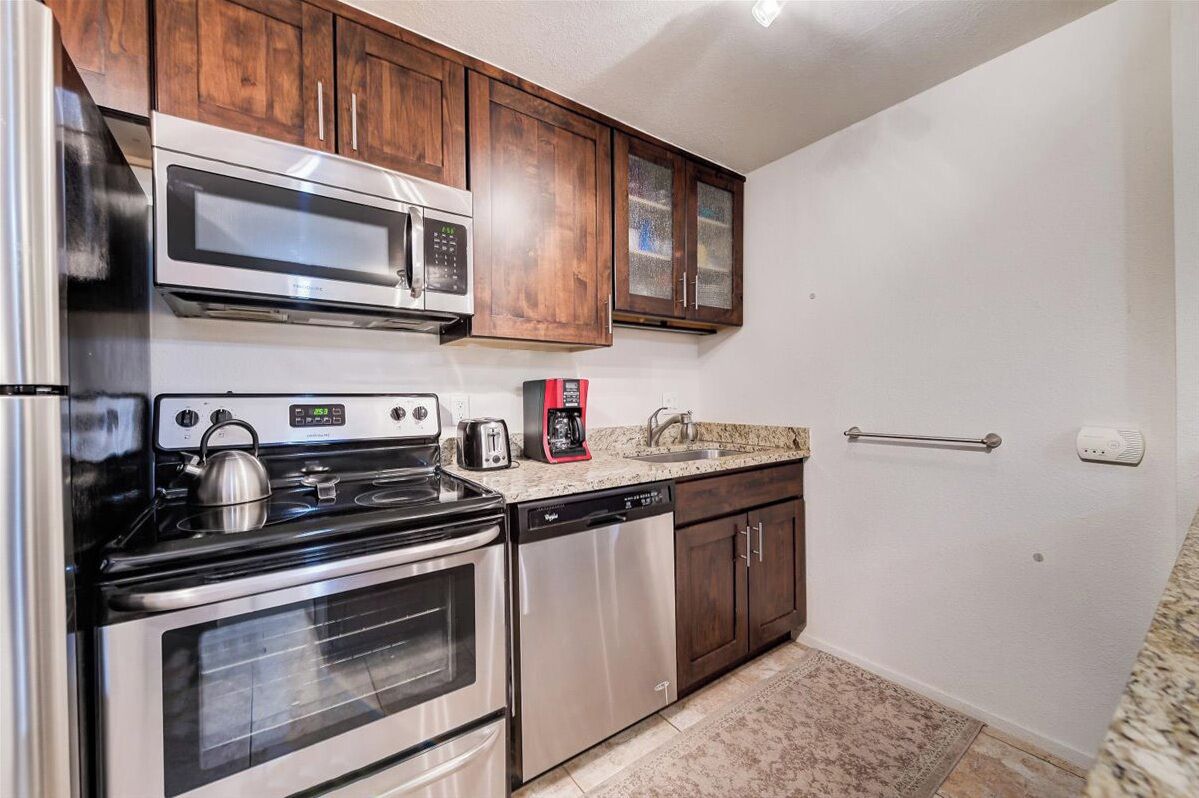 Refrigerador, microondas, horno, placa de cocina