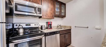 Cozy 2-Bedroom Condo for 4 - Just a Short Walk to the Slopes!