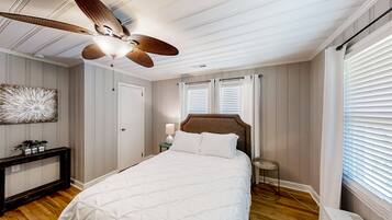 2 habitaciones, tabla de planchar con plancha, internet y ropa de cama