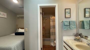 Towels, soap, shampoo, toilet paper