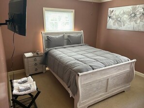 3 bedrooms, desk, free WiFi, bed sheets