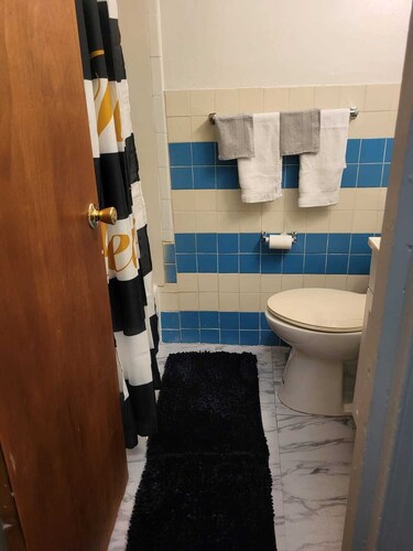 Entire Apt at Chester
