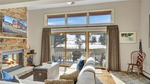 Smart TV, fireplace - Closest to the chairlift in Alpine Meadows! Slopeside Views!! (Ellicottville)