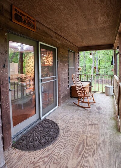 “The Happy Place” River front cabin with dock