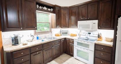 âThe Happy Placeâ River front cabin with dock