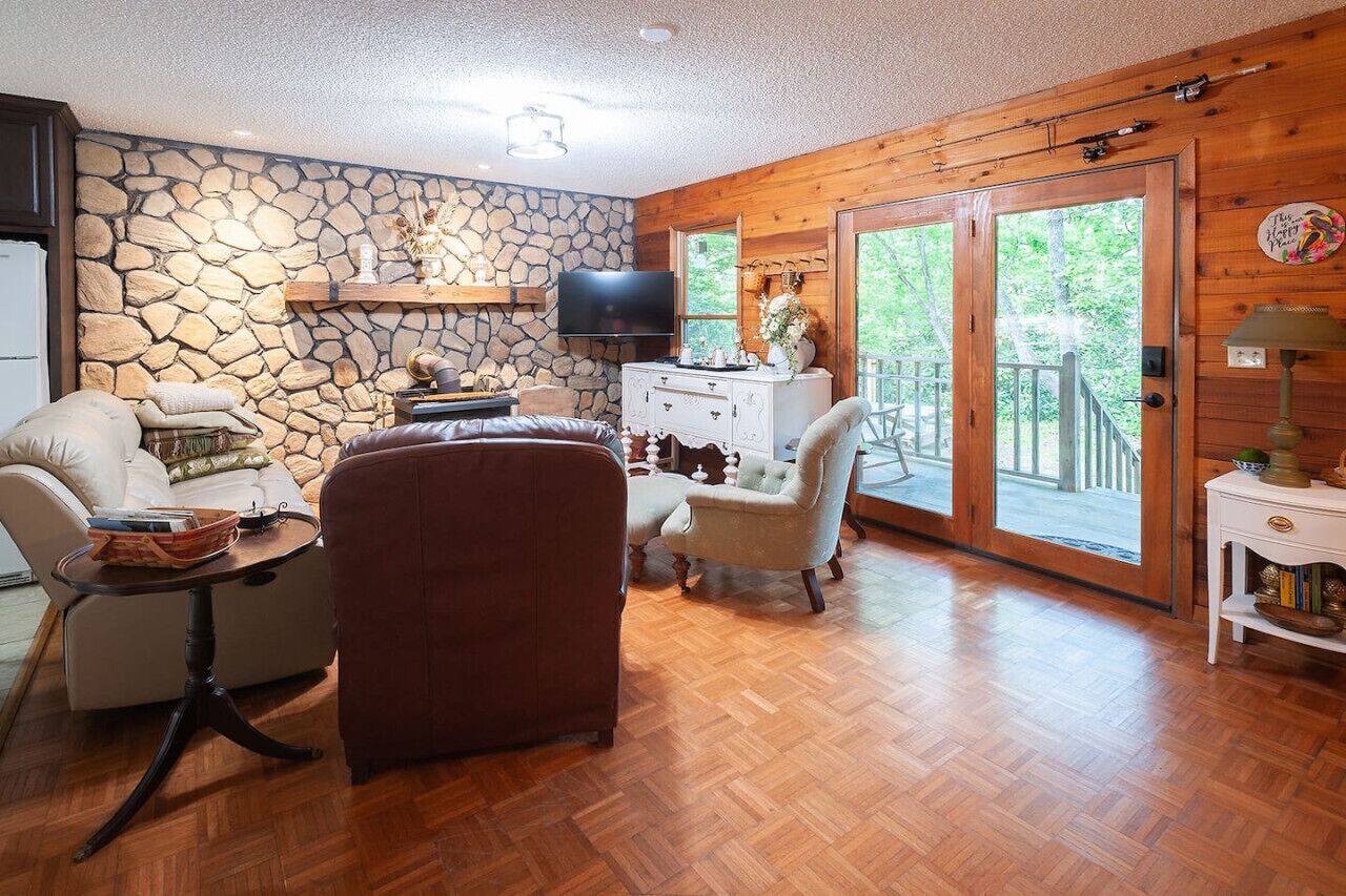 Televisión y chimenea 