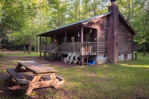 Property grounds - “The Happy Place” River front cabin with dock (Mountain Rest)