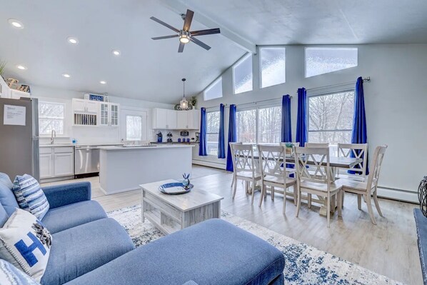 Smart TV, chimenea y videojuegos 