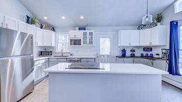 雪櫃、微波爐、焗爐、爐具