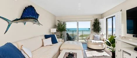 Smart-tv, een dvd-speler, boeken en een muziekbibliotheek