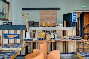 Daily buffet breakfast (EUR 10.00 per person)