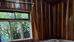 Basic Double Room, 1 Double Bed | WiFi (free), bed sheets - Monteverde Monkey hostel (Monteverde)