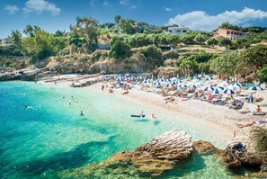 Beach - Stylish First Floor Two Bedroom Flat in Kassiopi with Breakfast (Corfu)