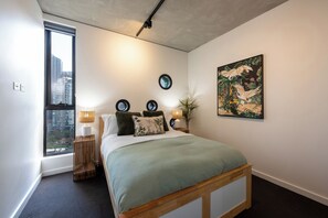 2 bedrooms, iron/ironing board, Internet, bed sheets