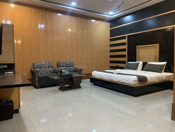 Egyptian cotton sheets, premium bedding, desk, laptop workspace