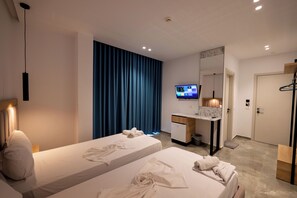 Double or Twin Room | Soundproofing, free WiFi, bed sheets, wheelchair access - Monel Hotel (Ksamil)