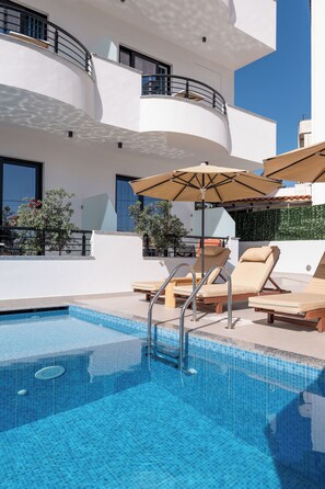 Front of property - Monel Hotel (Ksamil)