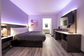 Standard Single Room, 1 King Bed | Desk, soundproofing, iron/ironing board, free WiFi - Express INN & Suites (Houston)