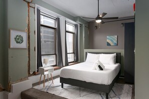 Desk, iron/ironing board, free WiFi, bed sheets - Cozy Loft Walk to UAB + In Heart of Downtown Bham (Birmingham)