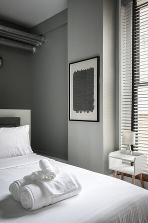 Desk, iron/ironing board, free WiFi, bed sheets - Cozy Loft- Walk to UAB Hospital + Remote Workspace (birmingham)