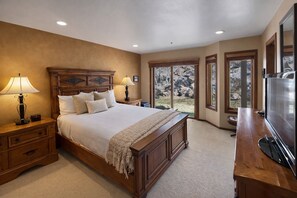 3 bedrooms, iron/ironing board, free WiFi, bed sheets - Lakeside Escape Deer Valley-Pool Hot Tub! Free Deer Valley Skier Shuttle (Park City)