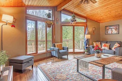 Spring Hill Lodge - Three Bedroom Cottage, Sleeps 8