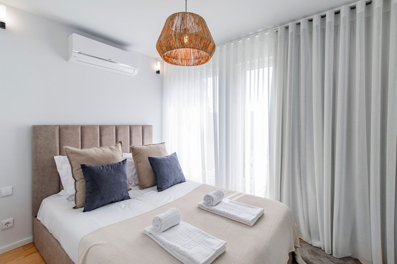 2 habitaciones, tabla de planchar con plancha y wifi gratis 