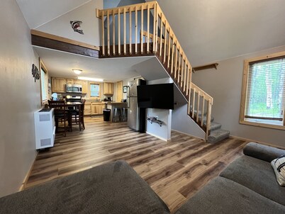 Moose Landing Cabin F93 cozy cabin in the woods, and close to town