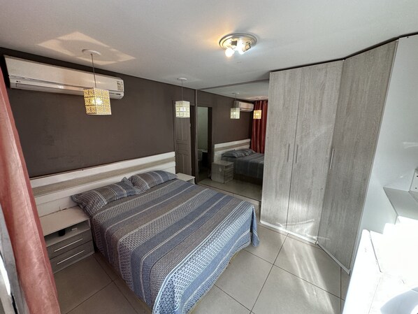 1 habitación, espacio para trabajar con laptop y wifi gratis