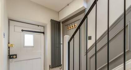 Cottage in the Heart of the Peak District