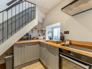 Cottage | Private kitchen | Fridge, microwave, oven, stovetop - Cottage in the Heart of the Peak District (Matlock)