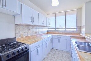 Standard Apartment | Private kitchen - Short Term Residences (Santo Domingo)