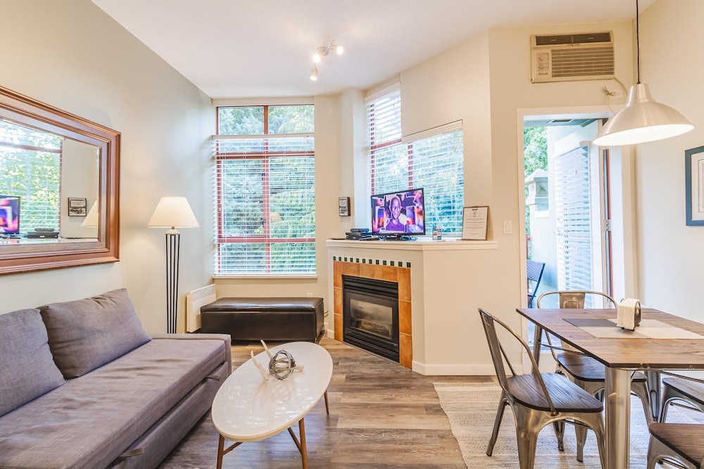 MountainView Accommodation, The Alpenglow Lodge Properties by null