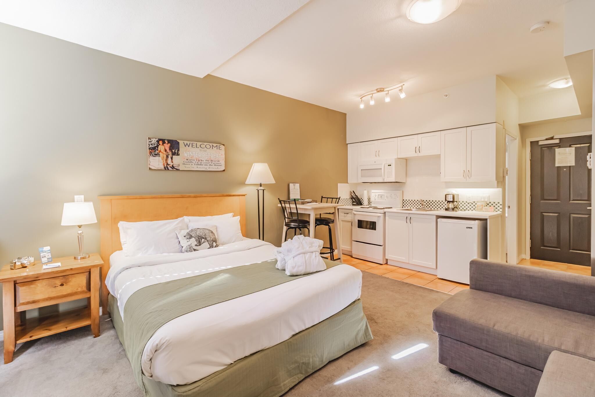 1 chambre, décoration personnalisée, ameublement personnalisé