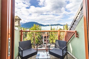 콘도, 퀸사이즈침대 1개, 발코니, 산 전망 | 숙박 시설 구내