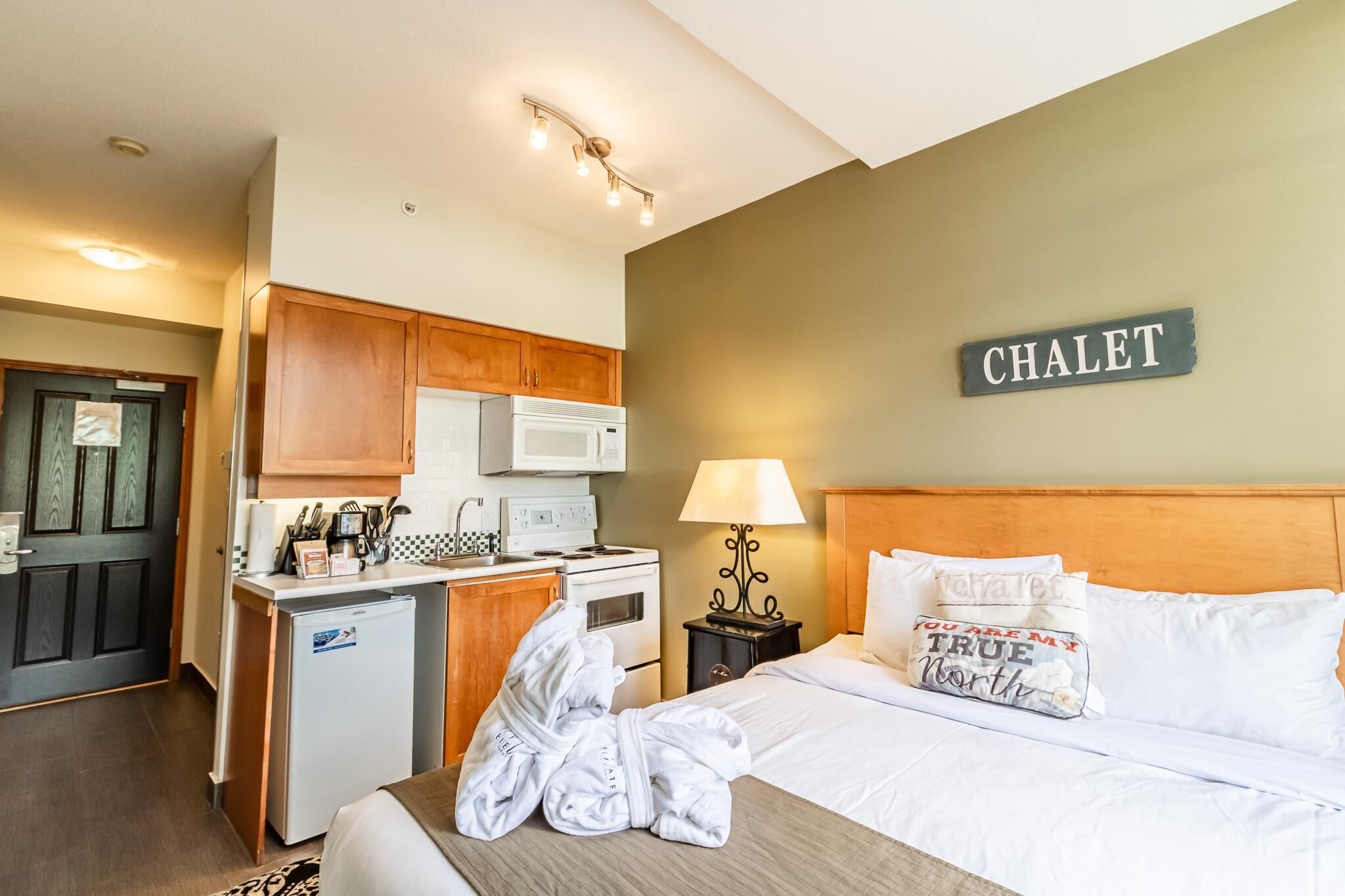 1 chambre, décoration personnalisée, ameublement personnalisé