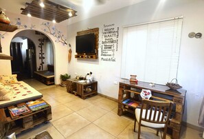 2 bedrooms, internet, bed sheets - Incredibly located and charming house (Centro)