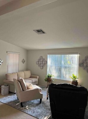 Smart TV, music library