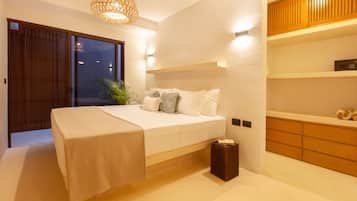 Premium bedding, down duvets, in-room safe, blackout curtains