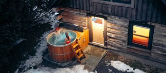 The Log Cabin near Whiteface, Hot Tub, Sauna & Swimming Hole