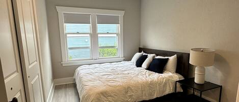 3 bedrooms, desk, travel crib, free WiFi