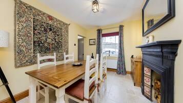 Cottage, 2 Bedrooms | Bed sheets