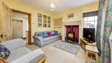 Cottage, 2 Bedrooms | Living area | DVD player