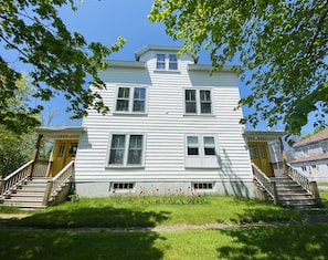 Mặt tiền nơi lưu trú